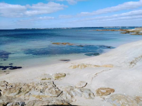 L'Océan à 100m via une venelle privée, la Ville Close à 500m, l'Archipel des Glénan à l'horizon